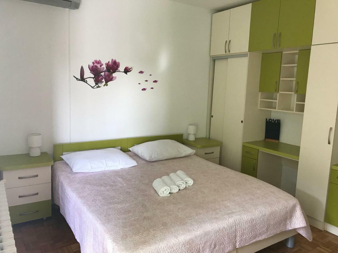 Apartman Ive Starigrad Paklenica Εξωτερικό φωτογραφία