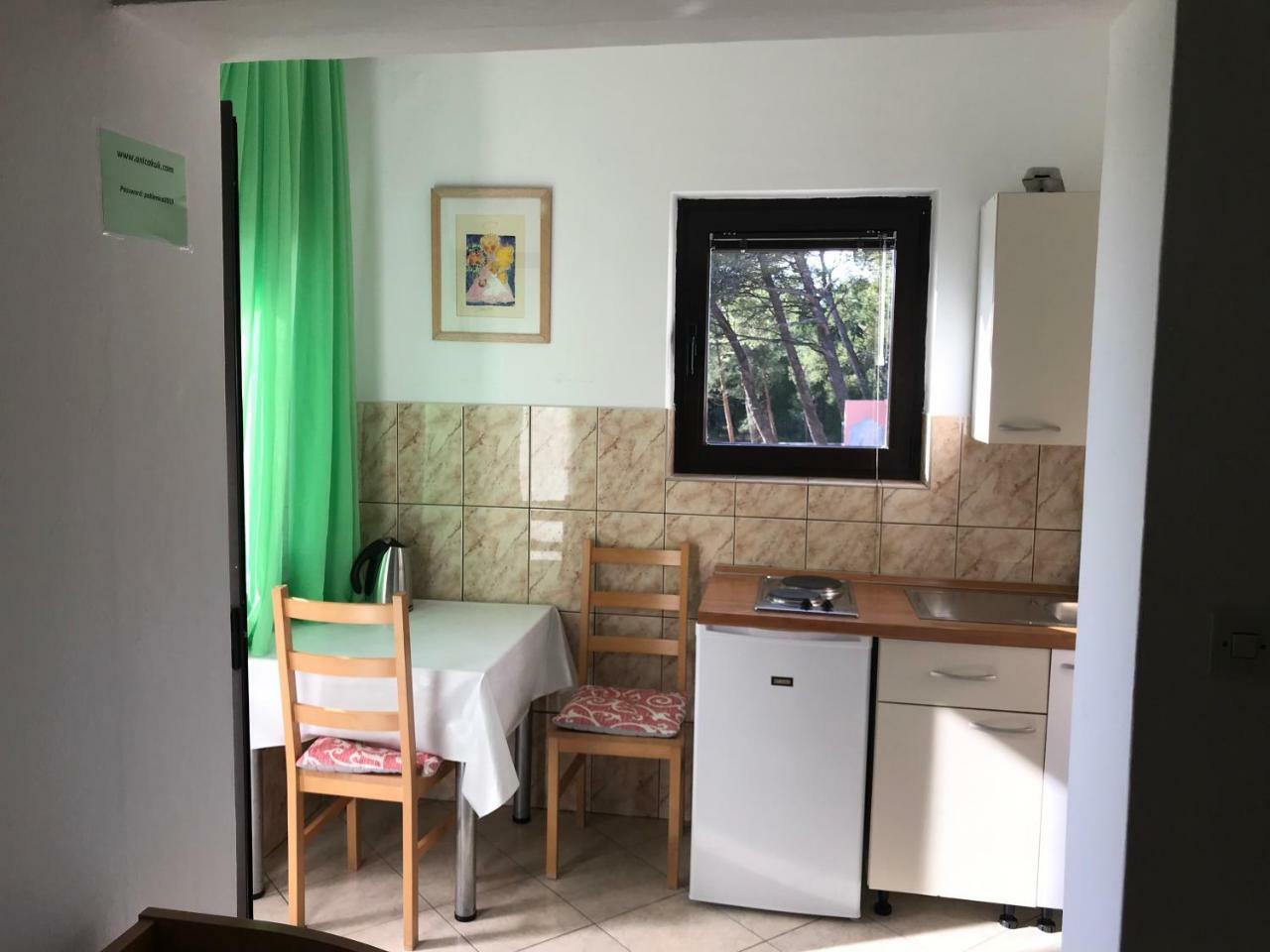 Apartman Ive Starigrad Paklenica Εξωτερικό φωτογραφία