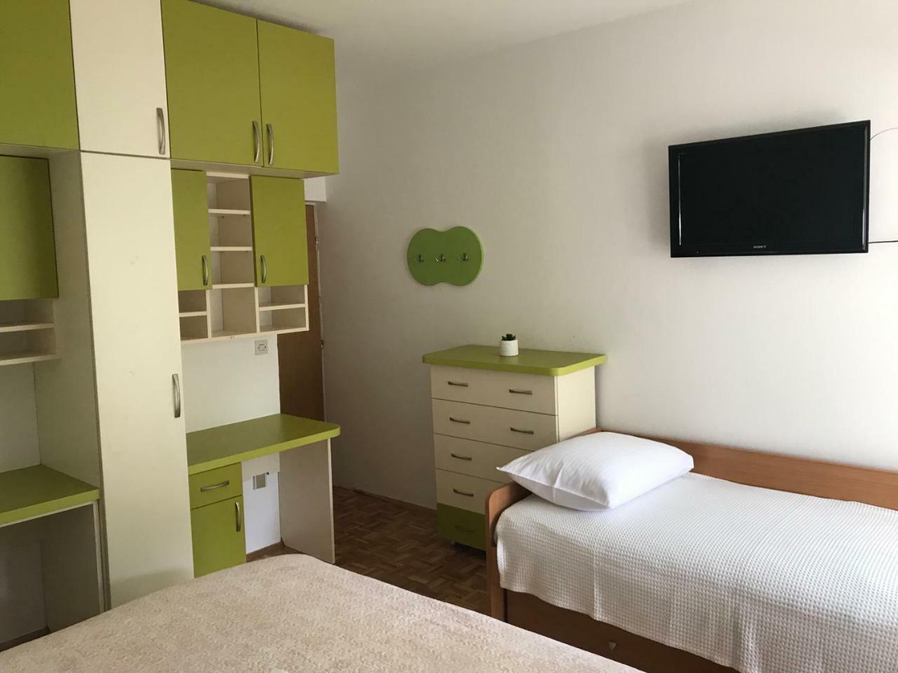 Apartman Ive Starigrad Paklenica Εξωτερικό φωτογραφία