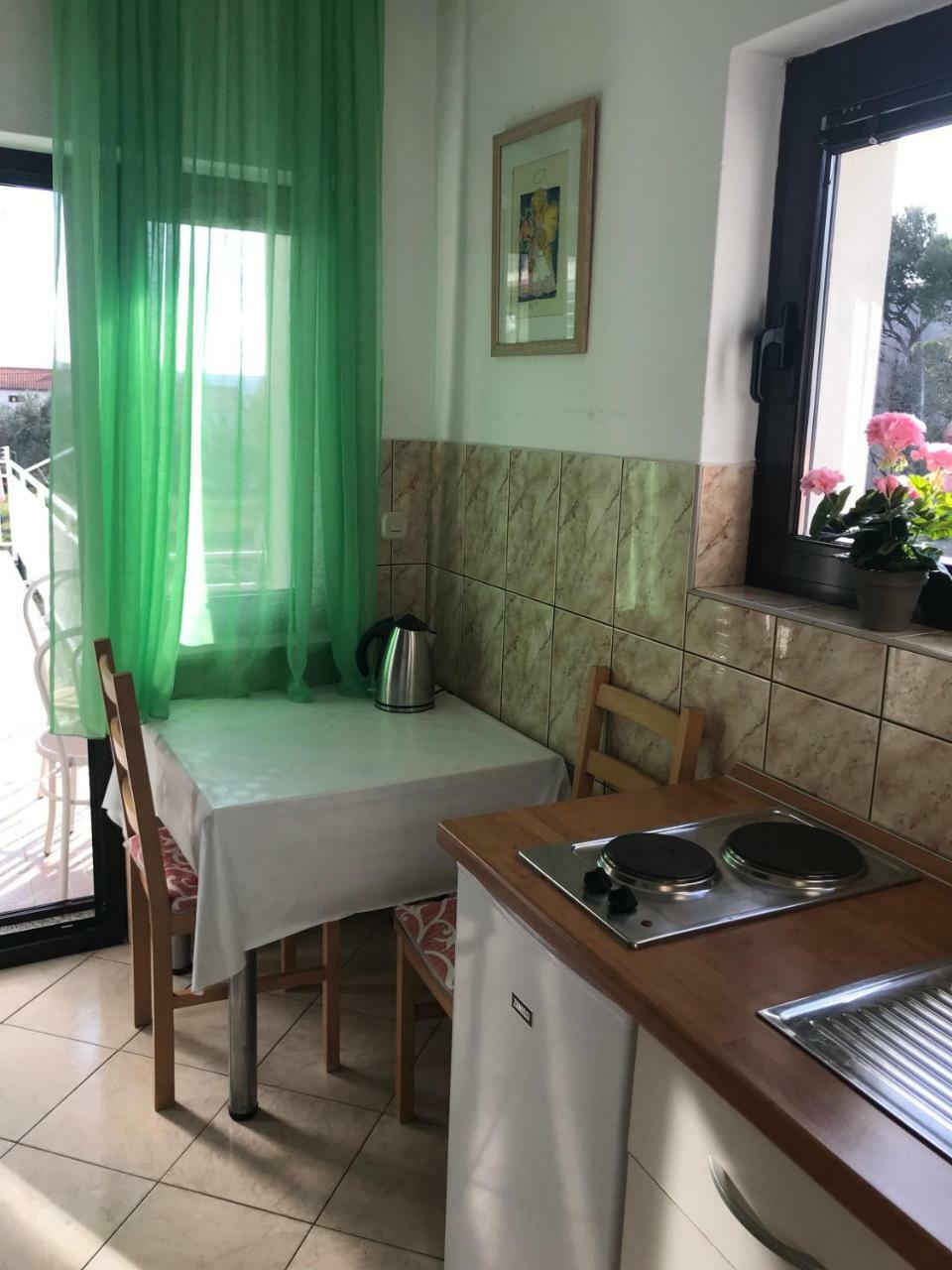 Apartman Ive Starigrad Paklenica Εξωτερικό φωτογραφία
